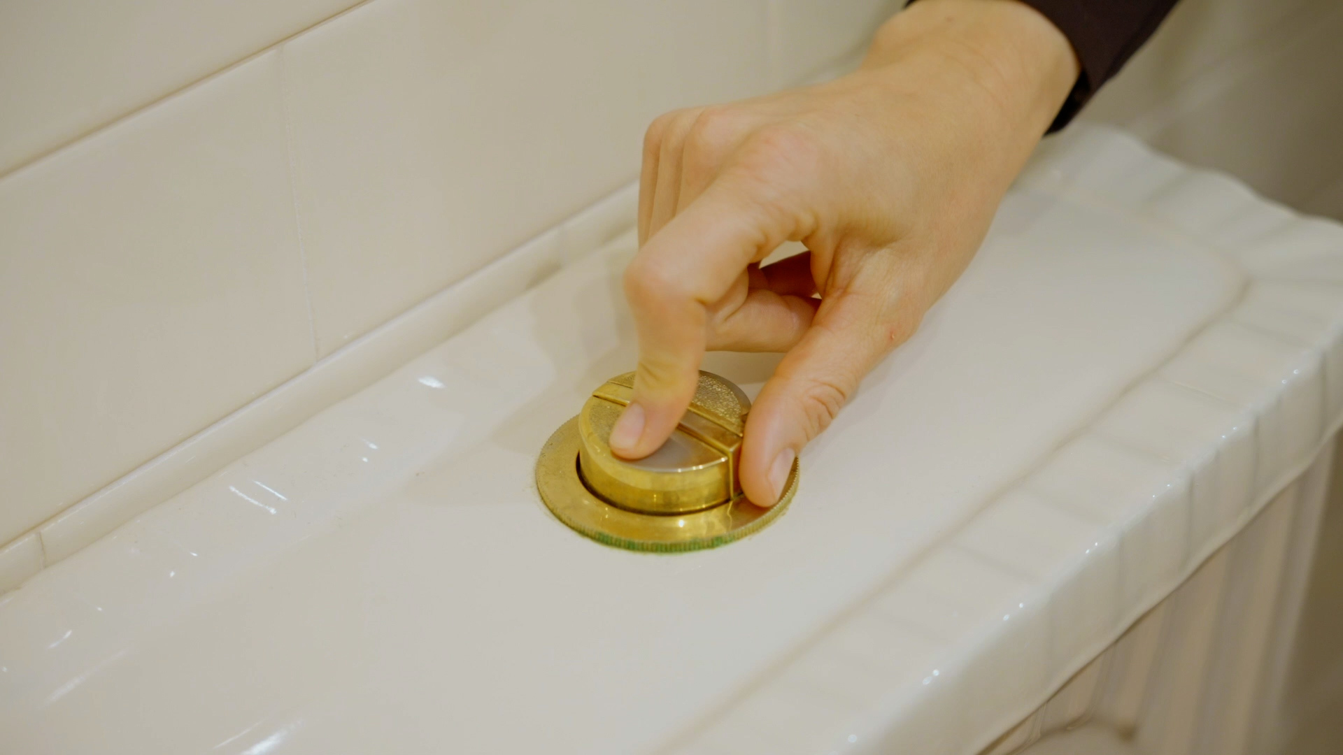 Leaking taps & toilets